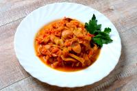 Капуста тушеная с сосисками