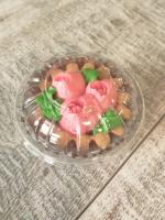 Корзиночка со сливочным кремом и фруктовым джемом 