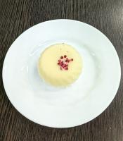 Пирожное муссовое "Снежная малина"