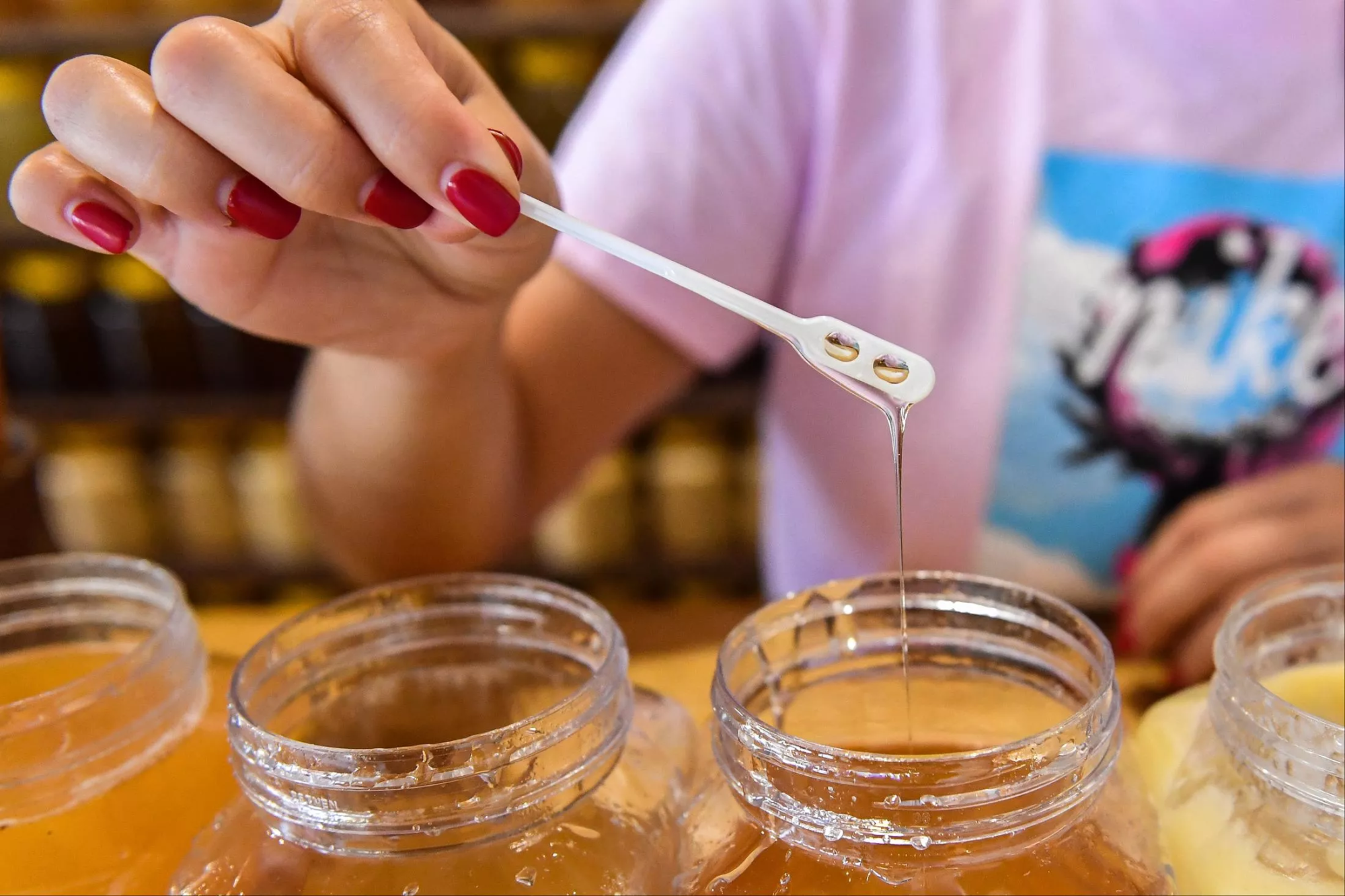 Почему мед из магазина долго не кристаллизуется (