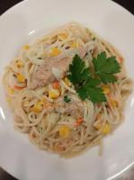 Паста с курицей и кукурузой в сливочном соусе 