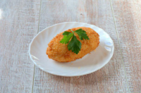 Котлета куриная с оливками и сыром 